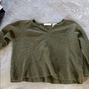 green women’s cropped sweater
